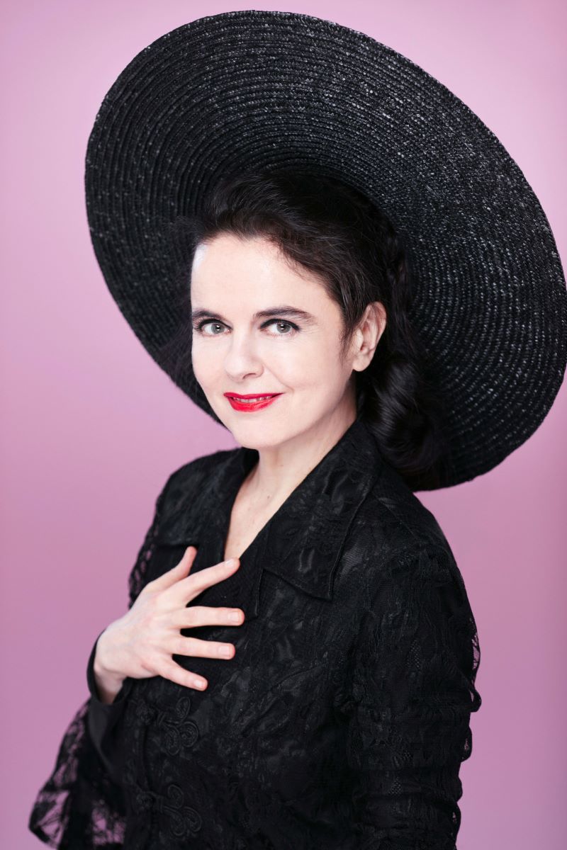 Amélie NOTHOMB